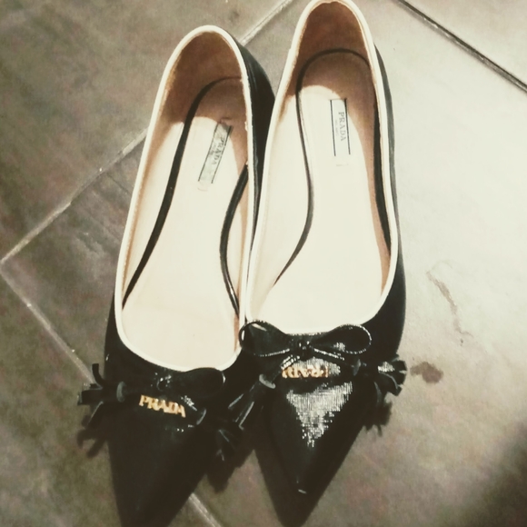 Black ladies flats -Size 7/8 - Picture 2 of 2